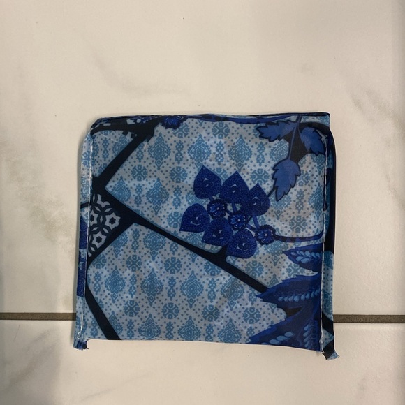 NWT Johnny was reusable nylon tote bag blue floral patchwork - Picture 4 of 7